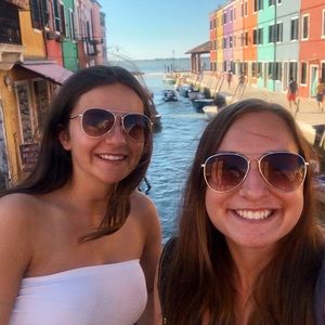 Meet your Posher, Lisa